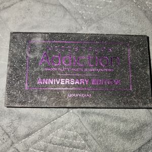Younique anniversary palette